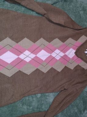 croft & barrow Brown V-Neck Argyle Sweater with Pink and Cream Diamonds
